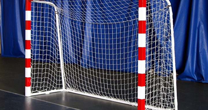 Спортивный комплекс игровых видов спорта (СКИВС) УрФУ имеет залы для волейбола и баскетбола, мини-футбола и гандбола.